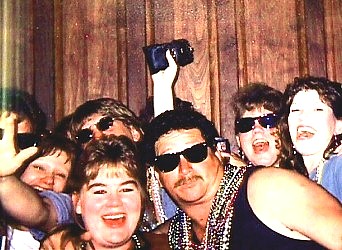 mgelevtr.jpg - 99528 Bytes